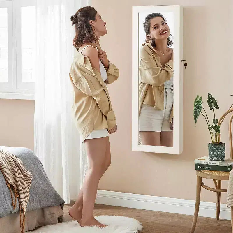 Armoire à bijoux Costway avec miroir pleine longueur et crochets lumineux internes à LED