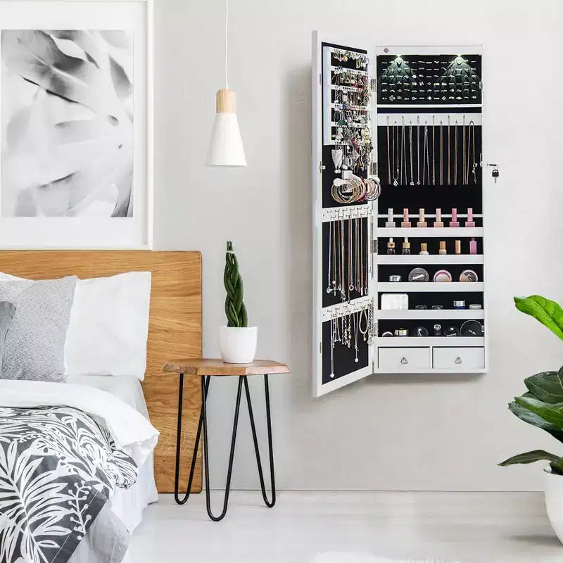 Armoire à bijoux Costway avec miroir pleine longueur et crochets lumineux internes à LED
