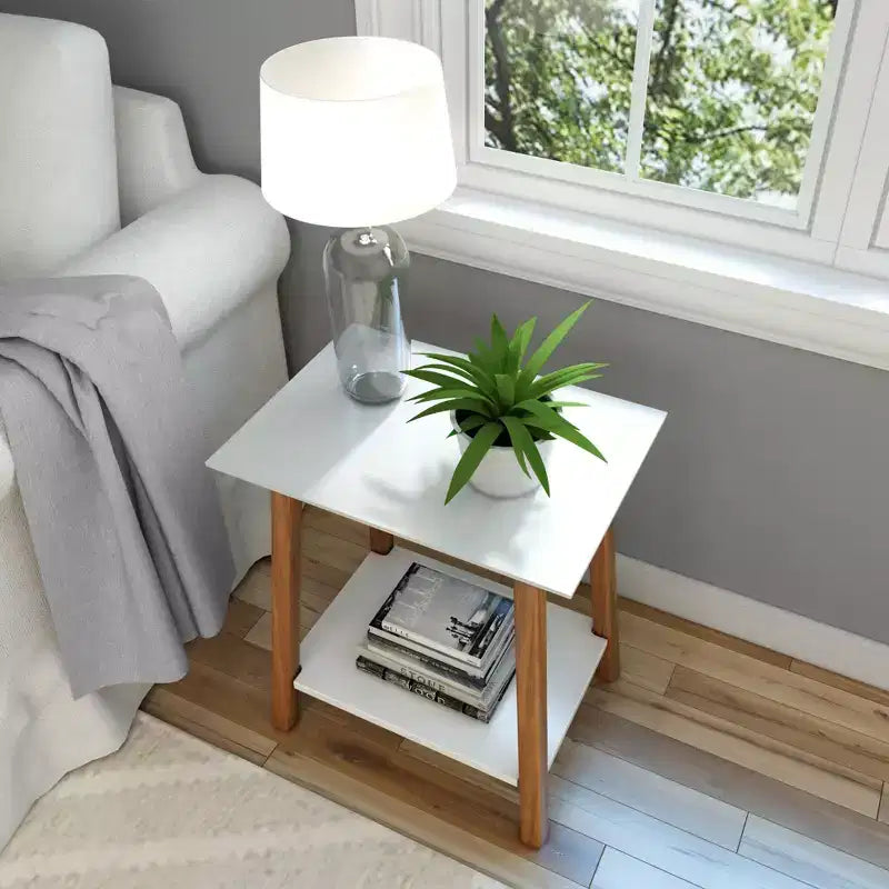 Table de chevet Plank+Beam, Table de chevet moderne du milieu du siècle en bois massif pour chambre à coucher