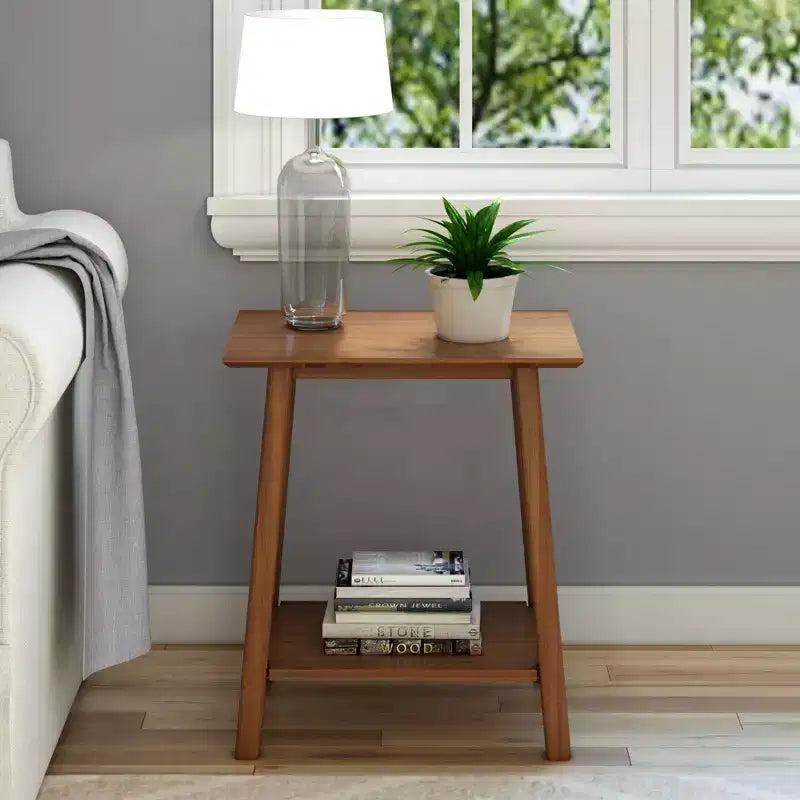 Table de chevet Plank+Beam, Table de chevet moderne du milieu du siècle en bois massif pour chambre à coucher