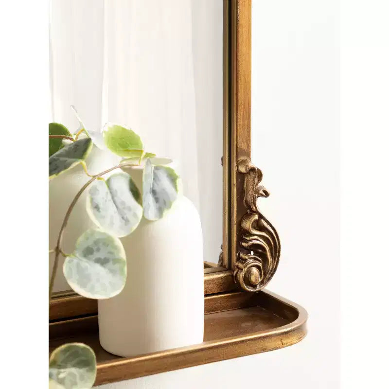 Miroir mural cintrée traditionnel Arendahl avec tablette, 33x26, par Kate & Laurel All Things Decor