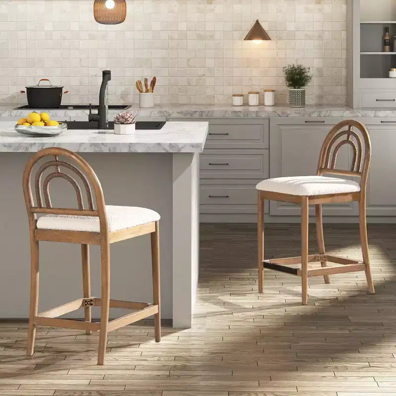 Jennifer Taylor Home Leon Tabouret de comptoir en bois et tissu, à dossier arqué, lot de 2, boucle blanc ivoire